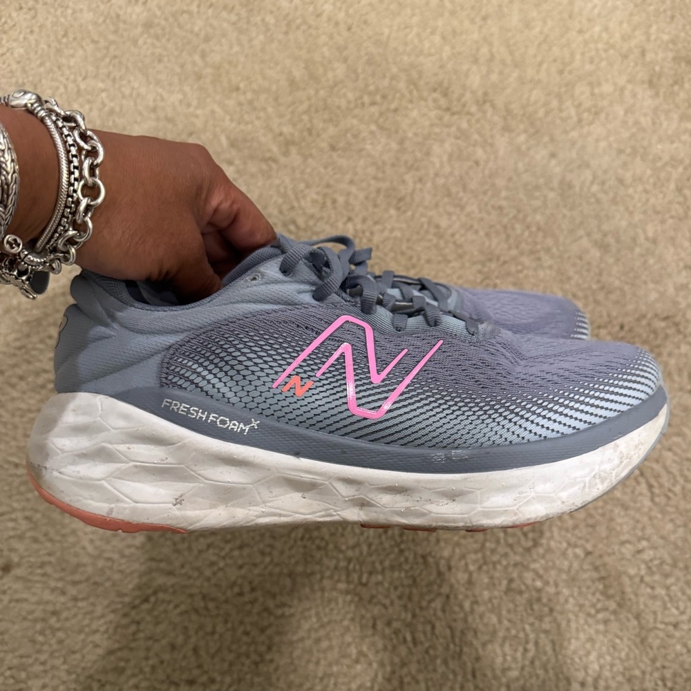 New Balance Women's Blue and Pink Athletic Shoes